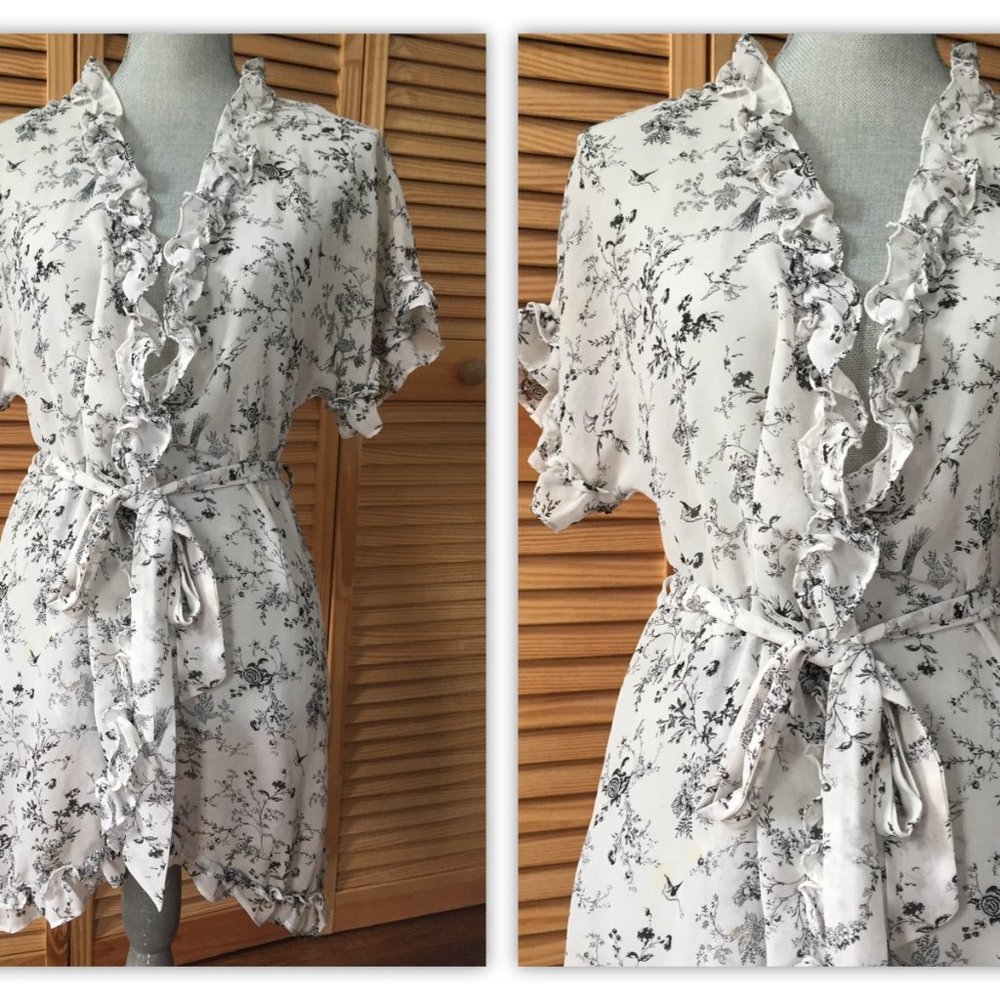 In Bloom Robe - Picture 1 of 16